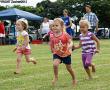 <p>Tjoekepaf meisies se wedloop.</p>
