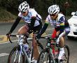  Linda van den Biggelaar (left) and Lynette Burger (right) on the mountain pass.