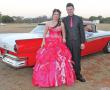 <p>Maryke Aucamp in &lsquo;n ligroos balrok by &lsquo;n ou wit en rooi Ford Fairlane tydens Ho&euml;rskool Louis Trichardt se matriekafskeid op 3 Oktober. Maryke is &lsquo;n Graad 12-leerling en haar metgesel is Danie Brits.</p>
