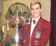 <p>Dani&eacute;l Coetzee, Ho&euml;rskool Louis Trichardt se hoofseun van 2013/14, ont&shy;vang die gesogte Triegie-van-die-Jaar trofee.</p>
