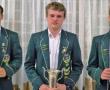 <p>Hierdie drie sportseuns van Ho&euml;rskool Eric Louw is aangewys as die beste presteerders in rugby. Van links na regs is Brandon Huyseman (beste senior rugbyspeler), Deon Viljoen (beste junior rugbyspeler) en Cor Roos (beste vordering in rugby). Foto verskaf.</p>
