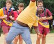 <p>Zwivhuya &ldquo;Wors&rdquo; Mulaudzi wen met sy allemintige poging die gewigstoot vir seuns O/19. Hy het sy skool, Ho&euml;rskool Louis Trichardt, die afgelope naweek ondersteun.</p>
