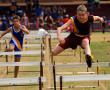 <p>Johannes Joubert (regs) van Ho&euml;rskool Louis Trichardt seil oor die hekkies en hardloop &lsquo;n eersteplek los in die 100 m hekkies vir seuns onder 14.</p>
