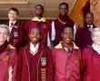 <p>Ho&euml;rskool Louis Trichardt het die afgelope week hul top akademiese presteerders aangewys vir die tweede kwartaal. In Graad 12 was die top 10 leerlinge voor, van links na regs, Marietjie Leonard (9de), Vhuthu-Hawe Molokana (8ste), Emmanuel Motloung (2de) en Lana Steyn (6de). Agter is Daniel Minnie (1ste), Mashudu Molefe (10de), Maanda Phathela (3de) en Tshilidzi Mufamadi (4de). Afwesig tydens die neem van die foto was Nkhensani Shimange (5de) en Eliam van de Vyfer (7de).</p>
