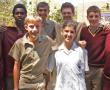 <p>Hierdie fietsryers van Ho&euml;rskool Louis Trichardt het Maandag balkies en erekleure ontvang. Voor, van links na regs, is Marno van Zyl (eerste balkie vir nasionale deelname) en Charn&eacute; Labuschagn&eacute; (eerste balkie vir nasionale deelname). Agter is Francois Labuschagn&eacute; (eerste balkie vir drie jaar in fietsryspan), Kombo Bere (eerste erekleure, lid van die provinsiale span en beste algehele tydtoets seun), Richard Lambert (tweede erekleure as lid van die provinsiale span), Gerhart Meyer (eerste balkie vir nasionale deelname), Turner de Swardt (eerste balkie vir nasionale deelname) en Joleen de Swardt (eerste balkie vir nasionale deelname en beste tydtoets meisie). Inlas: Lian van Emmenis (eerste balkie vir drie jaar in fietsryspan).</p>
