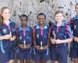 <p>Laerskool Messina het tydens hul jaarlikse prysuitdeling op 11 November hul top vyf akademiese presteerders in elke graad vir 2015 aangewys. Die skool se top Graad 7-leerlinge hierdie jaar is, van links na regs, Diana van Niekerk, Chantel Buys, Lethabo Moloto, Luan Esterhuizen en Boeta Naud&eacute;. <em>Foto verskaf</em>.</p>
