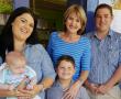<p>Laerskool Messina het Woensdag &lsquo;n baie spesiale nuwe Graad 1&rsquo;tjie in hul midde verwelkom. Jacques&rsquo;tjie Killian is die derde generasie van sy familie om by die laerskool onderrig te ontvang. Ma Bertina en Jacques&rsquo;tjie se oupa en ouma, Johnny en Hettie Genis, het al drie hulle laerskoolloopbane voltooi by di&eacute;&nbsp;skool. Buiten hiervoor het Jacques&rsquo;tjie se nuwe onderwyser, juf. Isabel Pietersen, ook skool gegee vir sy oom Dirk en twee tannies Marianna (inlas foto) en Johnene Genis! Afgeneem saam met Jacques&rsquo;tjie (voor)&nbsp;is, van links na regs, ma Bertina met sussie Jana-Hope, juf. Isabel, oom Dirk en tannie Johnene met jongboet Jean.&nbsp;<em>Foto verskaf.</em></p>

